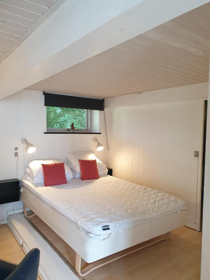 Appartement Violen à Åkirkeby Extérieur photo